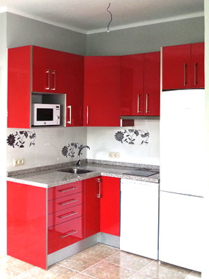 Cocina moderna roja